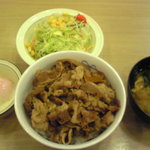 松屋 - 2010/12/02　牛めし野菜セット並420円871kcal