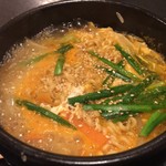 チヂミが自慢の韓国料理居酒屋 おんどる - 石焼き辛ラーメン（2016.11）