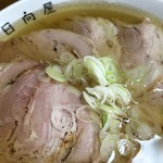 青竹手打ラーメン 日向屋 - チャーシューはタップリ５枚 (o´･∀･`o)ﾆｺｯ♪