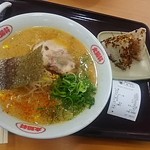 太陽軒 - 味噌ラーメン+おにぎり