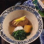 京都 吉兆 - [焚合]
      飛龍頭、南京、里芋、法蓮草
      