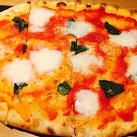 オービカ モッツァレラバー 横浜店 - ピザ クラシカ