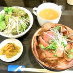 けむり屋 牛力 - けむり屋ビフ丼￥９００（税込）