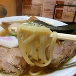 麺武者 - 平打ち太ストレート麺