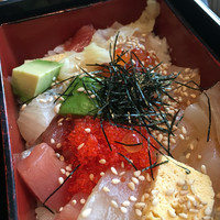 いせもん本店 - 彩り二色重のミニバラチラシ重