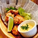 オルタナティブラウンジ - ジューシー唐揚げ チリマヨソース