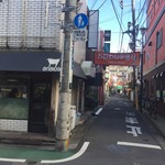 anarogu - お店。中は本当に狭いです(T_T)5人座れますが…。