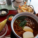 箱根湖畔ゴルフコース　レストラン - 天ぷら蕎麦（選べるサイドはフルーツを選択)
