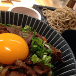 ランチＣセット[A5和牛とろろ丼＋冷蕎麦](980円)を頂きました。