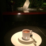 オーベルジュ・オー・ミラドー - エスプレッソはバーにて