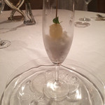 オーベルジュ・オー・ミラドー - デザート１皿目 紅茶のソルベ