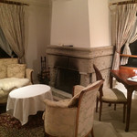 オーベルジュ・オー・ミラドー - ジュニアスイートは暖炉付き