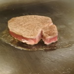 ステーキ なかお - 焼けてきた