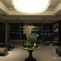 Restaurant SORA - 綺麗なロビー
                大きいシャンデリアが印象的です