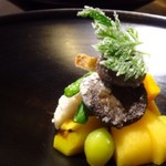 御料理 光安 - ◆秋野菜の吹き寄せ。「銀杏」「栗」「宿儺南瓜（すくなかぼちゃ）：初めて口にします」「下味をつけて揚げた海老芋」「揚げたヒラタケ」「揚げた人参葉」