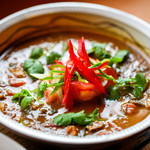 スプーンソング - 「香菜とマスタードの煮込み・タミルスパイス」（1,300円）＋「雑穀米への変更」（+100円）。スパイスの芸術品のような・・・。