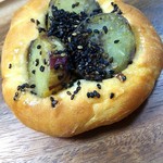 hori pan - 焼き芋パン(笑)