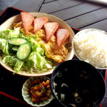 チャンプルー食堂 - ポーク・たまご定食