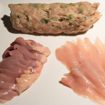 本家比内邸 - 2016.11 比内地鶏水炊き（2,480円）の肉とつくね