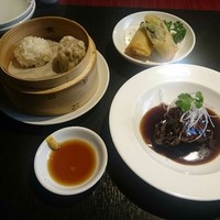 AKA - メインの黒酢酢豚と点心
