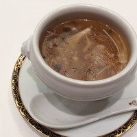 銀座アスター 新宿賓館  - 珊瑚花　ふかひれときのこのスープ