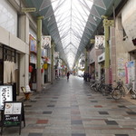 甘味茶屋 ぶどうの木 - 高松ライオン通商店街。お店は高松三越から、南へ徒歩1分