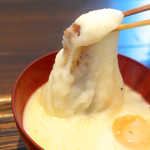 びょ～ん、粘りしっかり、よく伸びる餅である