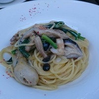 Terrace Dining TANGO - 牡蠣とちぢれほうれん草のクリームパスタ