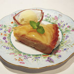 ダンケ珈琲店 - 6月　白桃のタルト　～国産の白桃を贅沢に盛付けたタルトです。