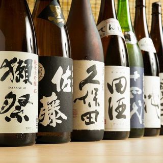 Kanzen Koshitsu Nikuzushi Irodori Hachiuma - 日本酒の飲み比べ