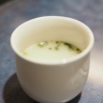 八起庵 - 「濃厚なスープ」
      お塩を少々入れて
      
      2016.11撮影