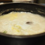 八起庵 - コラーゲンたっぷりの「水炊き」出来上がりの状態。
      
      2016.11撮影