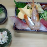 魚萬 - 海鮮丼