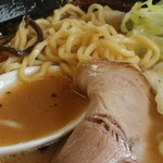 麺人 佐藤 - 麺・スープ・チャーシューのアップ（2016.9）