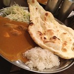 大阪ハラルムガル - 今日のお昼は
            チキンカレー♬(^_^)