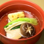 h Yoshi Ume - 名物ねぎま鍋をお椀仕立てにしたねぎま汁は懐石コースに。