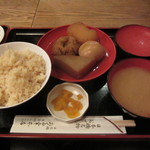 日本橋 お多幸本店 - おでん定食　4種　980円（卵・こんにゃく・大根・がんもどき）