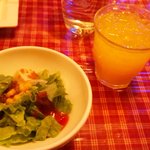 キッチン ダダ - サラダオレンジジュース