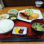 お酒と会席料理　居酒屋　三平 - 梅しそカツとカニクリームコロッケの定食