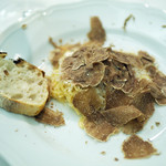 ペレグリーノ - 軟質小麦で作った絶品タリオリーニ！白トリュフをふんだんにスライスして...