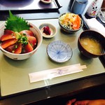 くいものや花水木 - 