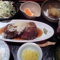 安土 - とある日のランチ肉じゃが（ジャガイモが牛肉にくるまれている）