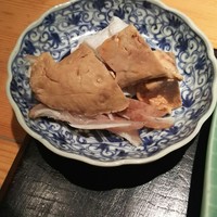 すし蓑 - 左がひらめの肝、上がひらめの皮、下が胃袋。右が鮟肝　