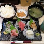 すし松 - 2016.11.30。刺身定食500円