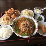 一品居 - 唐揚げ定食880円