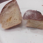 VOLKS - パンの切り方が悪く潰れて高さがバラバラ、表面のチーズが焦げて苦い