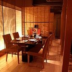 h Yakiniku Toraji - テーブル席（4名様席）を4席ご用意しております。