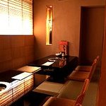 h Yakiniku Toraji - 半個室の掘りごたつのお席です。最大20名様までご利用可能