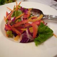Ristorante IL FIGO INGORDO - お好みでオリジナルドレッシングを作ってくれるシェフサラダ