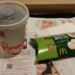 マクドナルド - "ホット"アップルパイとアイスコーヒーで充電！！